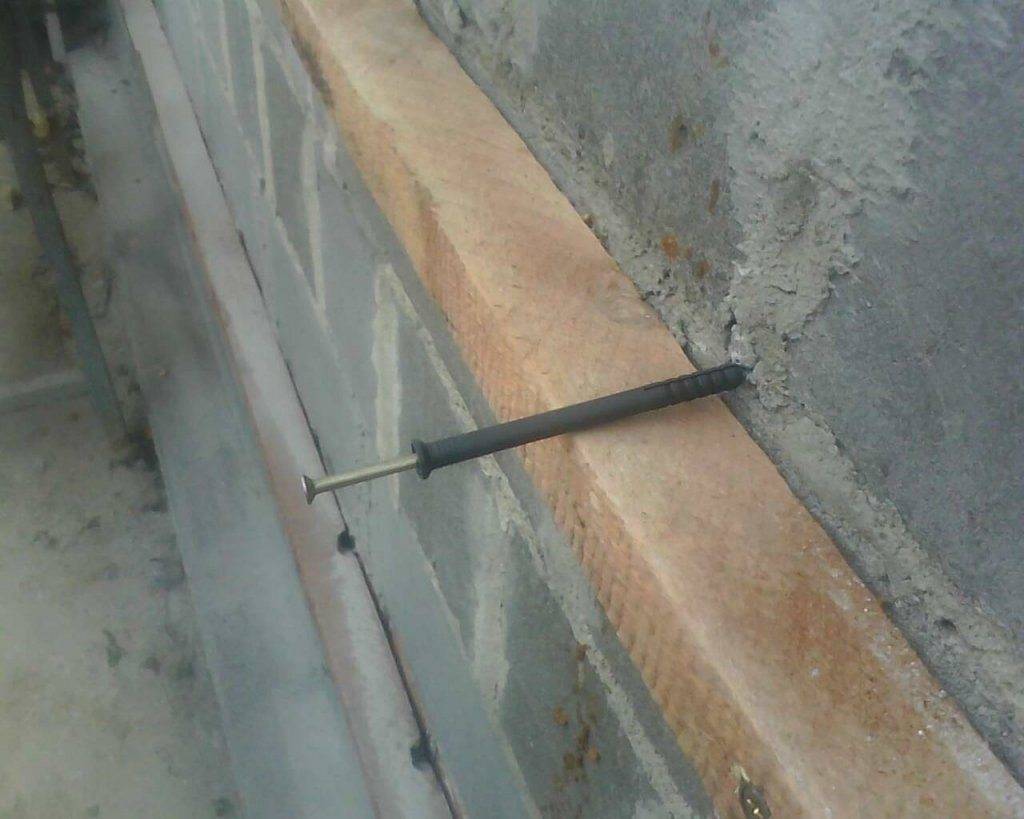 Как прикрепить деревянный брус к стене из бетона, кирпича, газоблока, дерева и гипсокартона