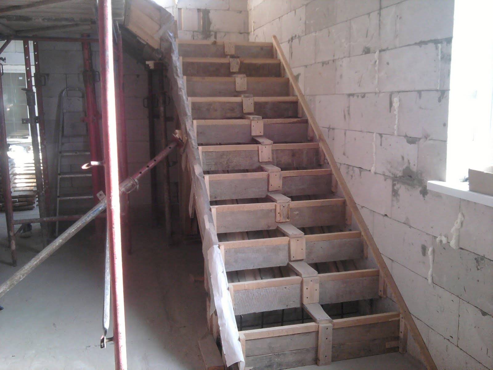 Бетонные лестницы на второй этаж в частном доме своими руками
