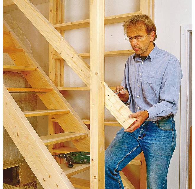 Как сделать и смонтировать деревянную лестницу на второй этаж частного дома