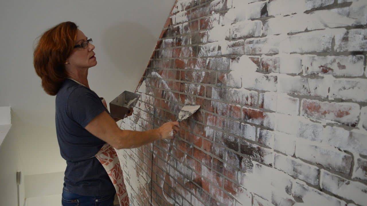 Покраска кирпичной стены: инструкция в деталях, подбор материала, подготовка поверхности, правила и уход