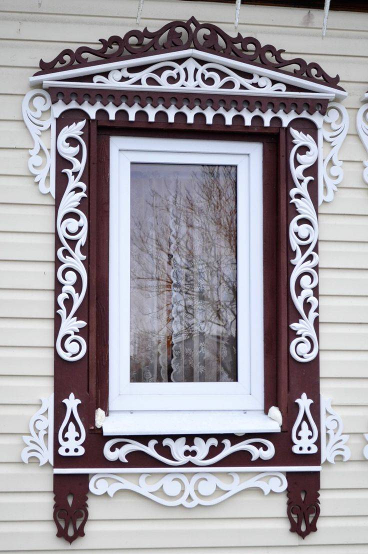 Наличники на окна: 90 идей в деревянном доме с фото
