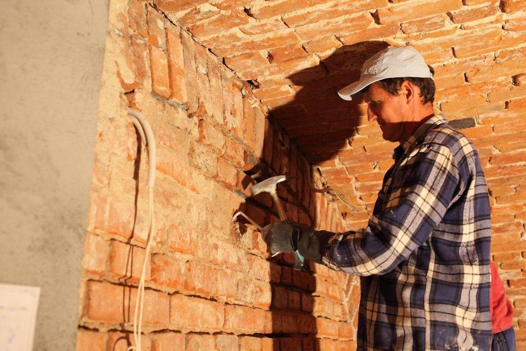 Ремонт кирпичной кладки стен отдельными местами: восстановление, вычинка