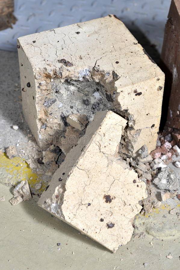 Как разбить бетонный блок: расколоть, разрушить, разломать