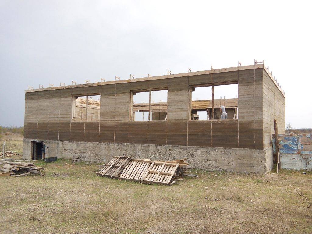 Строим дом из опилкобетона своими руками, видео