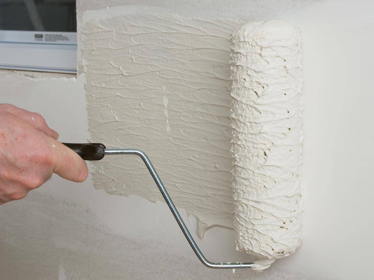 Технология нанесения шпаклевки на стену валиком