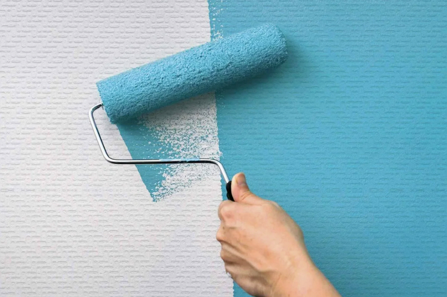 Как покрасить штукатурку: как правильно покрыть стены в два цвета, нанести на короед, фактурную, венецианскую, гипсовую, чем обработать пеноблоки?