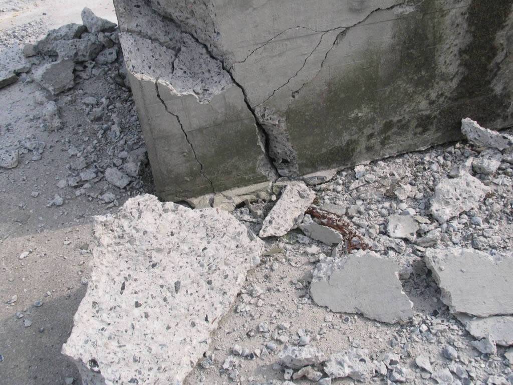 Как разрушить бетон в домашних условиях: химическим и механическим методами – бетонпедия