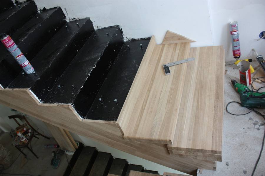 Как обшить бетонную лестницу деревом - облицовка, установка и отделка деревянными ступенями, как крепить к бетонной