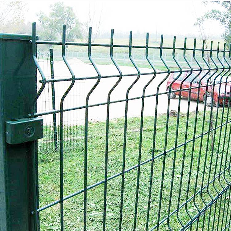Куплю бу металлические заборы. Сеточный забор. Ограждение из металлических прутьев. Забор из прутка металлического. Изгородь из металлических прутьев.