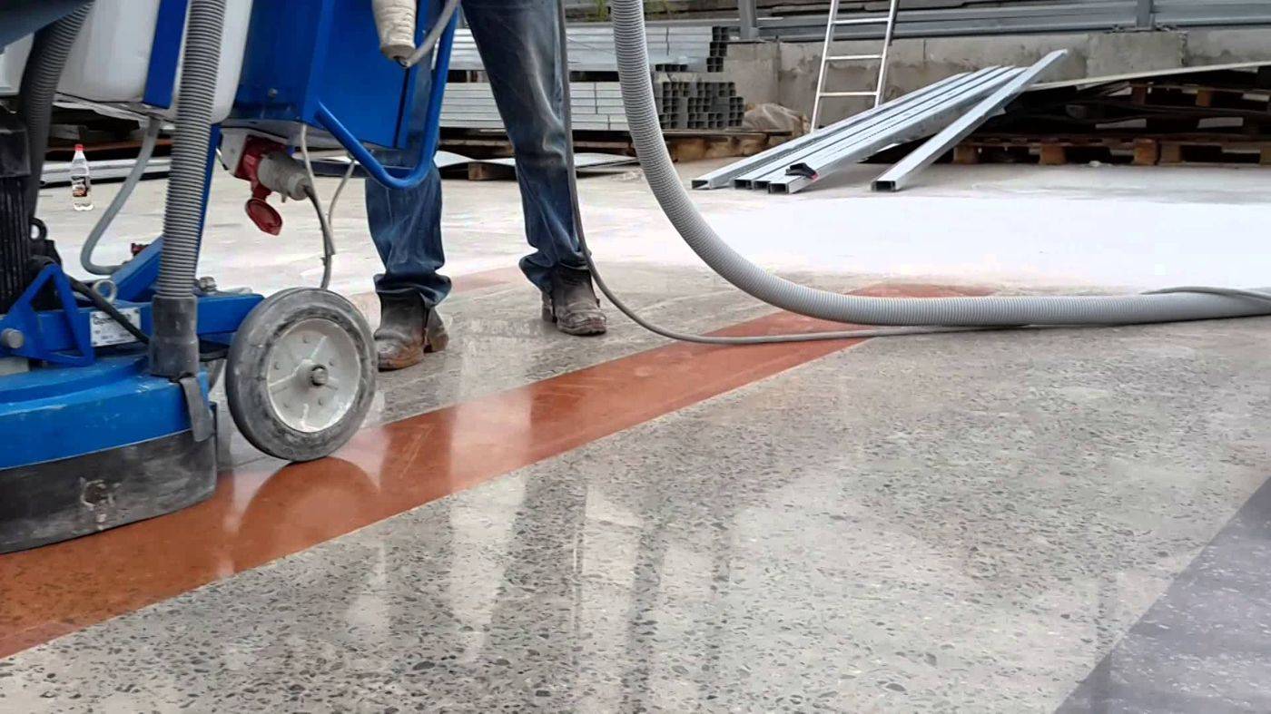 Полировка и шлифовка бетона затирочными машинами – особенности процесса