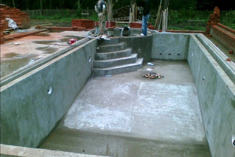 Бассейн из бетона своими руками - этапы строительства