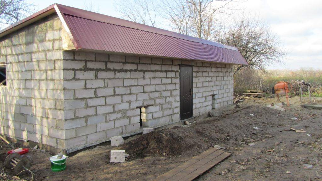 Cарай из пеноблоков своими руками- вполне реально