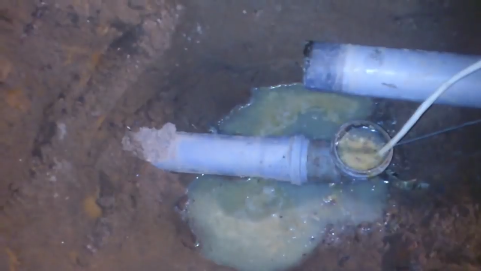 Как разморозить канализационную трубу: причины возникновения проблем и варианты проведения работ