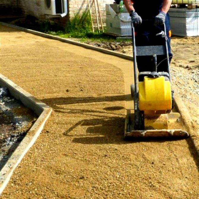 Виброплита для тротуарной плитки:трамбовка песка,уплотнение щебня,укладка тротуарной плитки