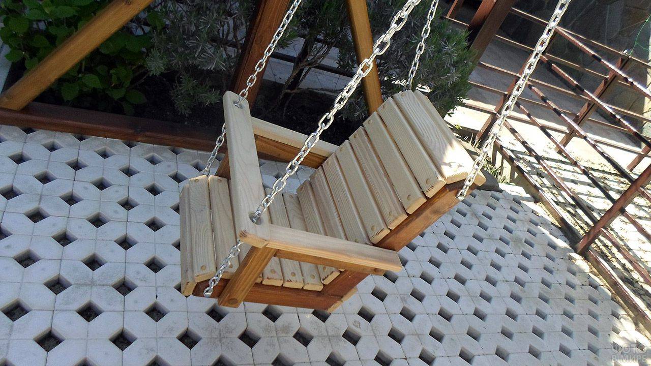 Садовые качели своими руками: чертежи, фото, размеры