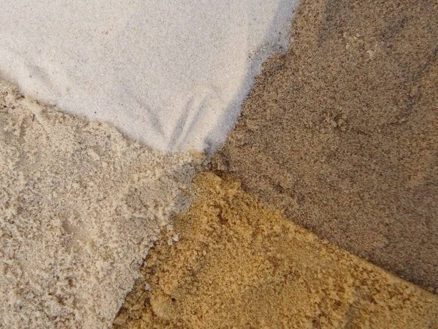 Чем отличается морской песок от речного?