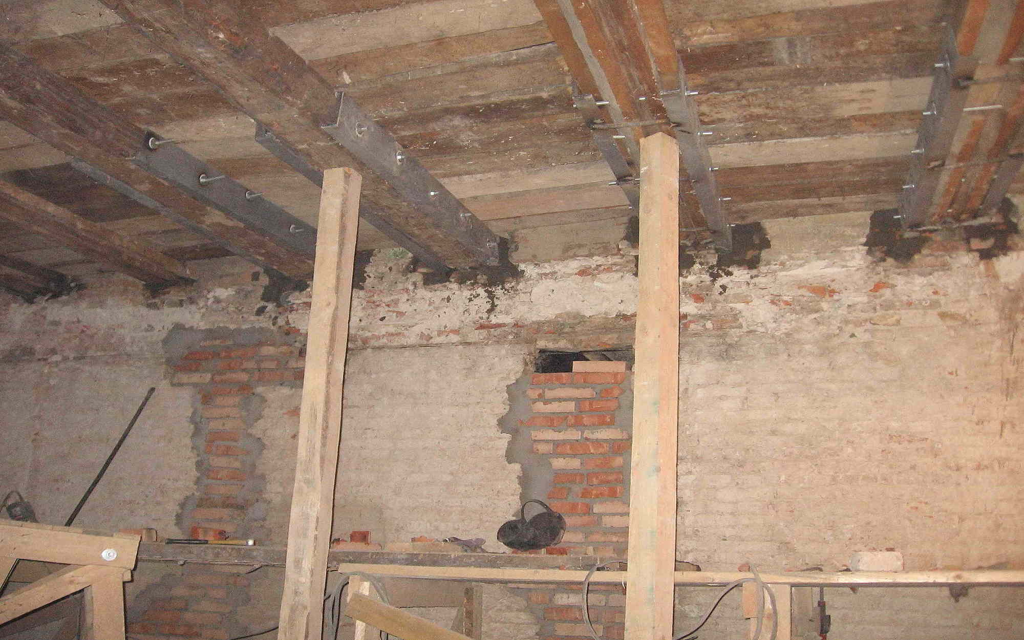Как укрепить потолок в деревянном доме для второго этажа. когда нужно усиливать деревянные балки перекрытия | дизайн / интерьер / стиль