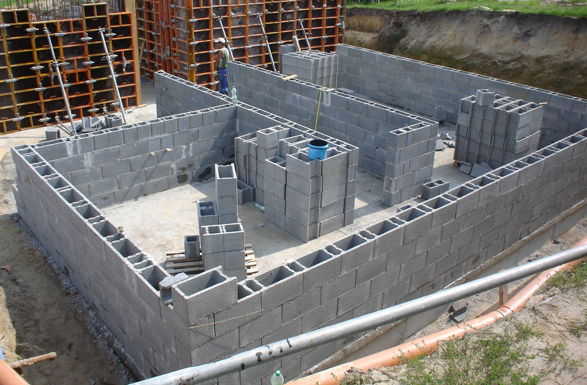 Монолитные блоки – использование в строительстве