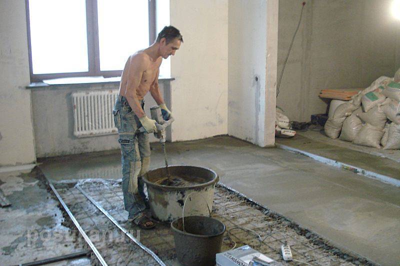 Сколько сохнет стяжка пола: полусухая из пескобетона м300, бетонная под плитку 10 см в квартире, через сколько можно ходить по цементной