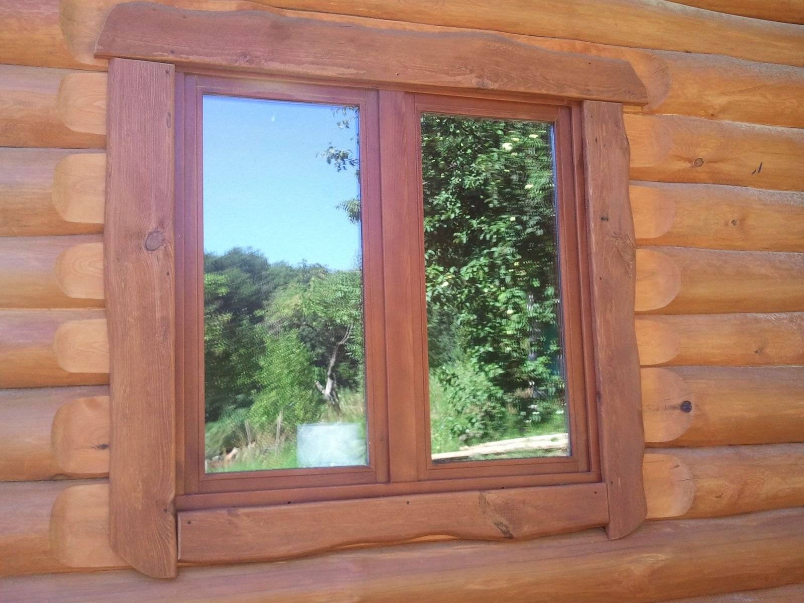 Как осуществить отделку окон в деревянном доме?