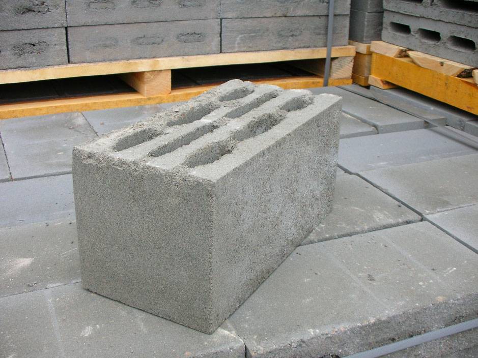 Как сделать пескобетонные блоки своими руками
