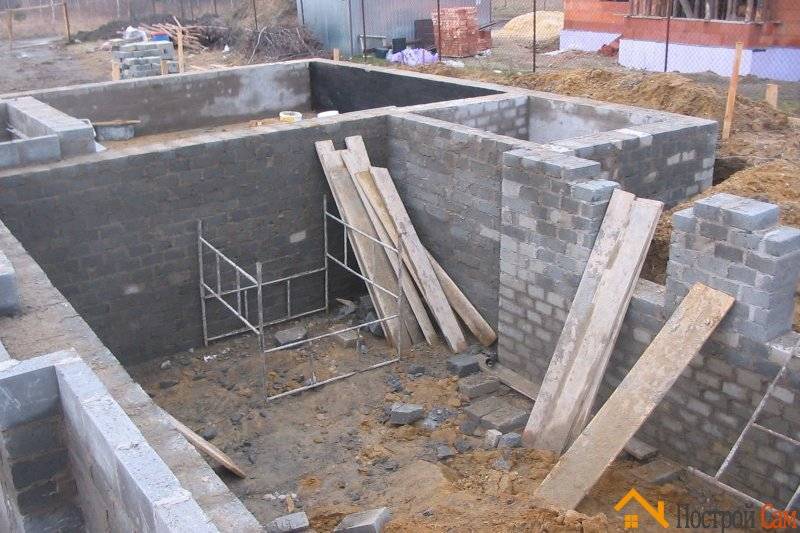 Технология постройки погреба из бетонных блоков