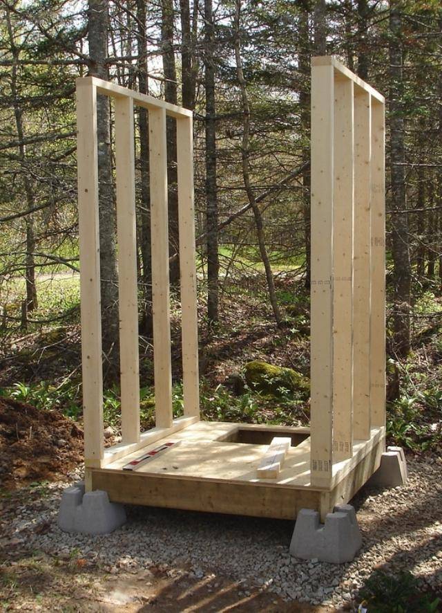 Деревянный душ для дачи своими руками – как сделать душевую из дерева (досок и бруса) в саду