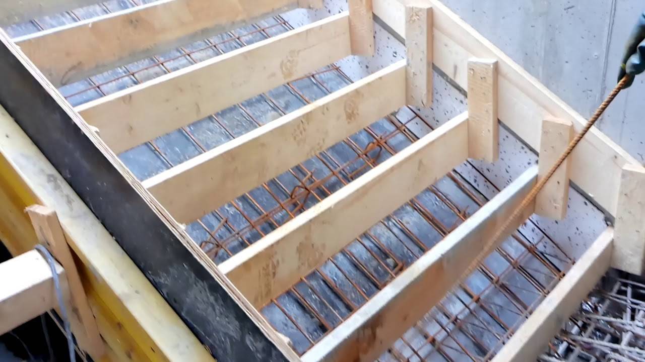 Как сделать опалубку для лестницы – пошаговое описание процесса с видео