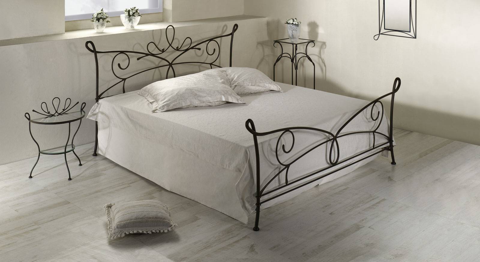 Кованые кровати: фото, преимущества, конструкция