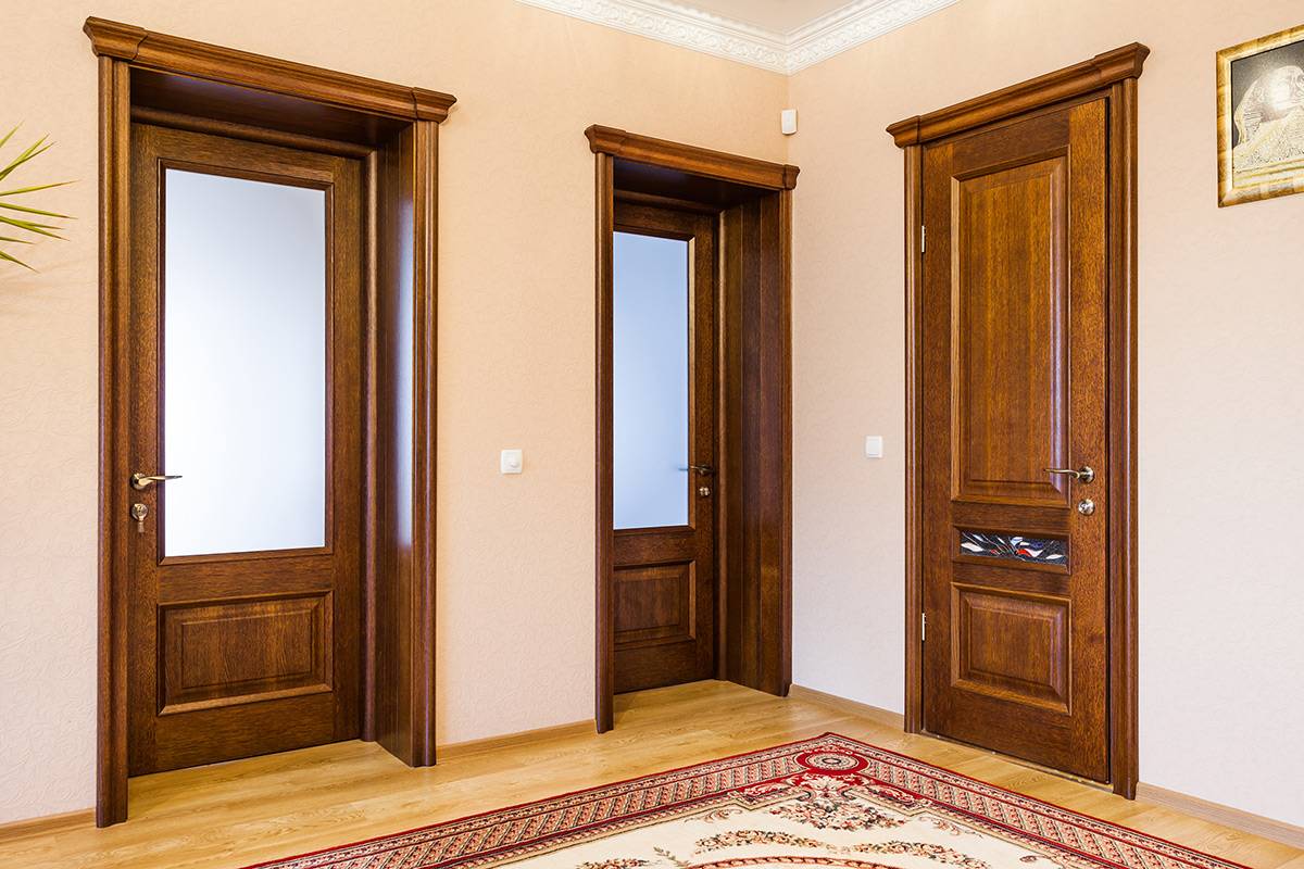 Какие межкомнатные двери лучше выбрать для квартиры