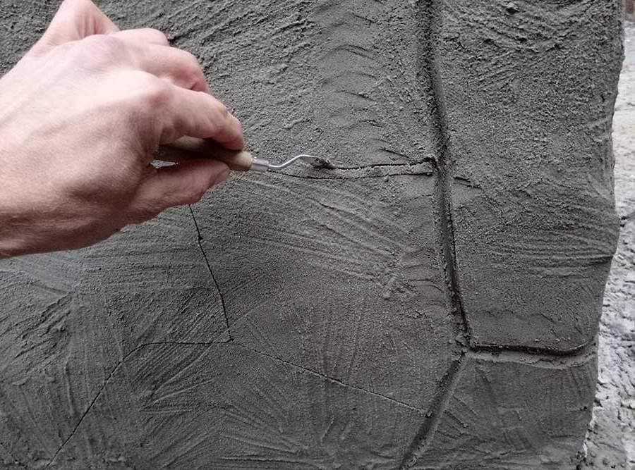 Декоративная штукатурка под бетон для отделки стен подробная техника нанесения своими руками